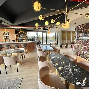  Aparthotel Icon 100 Luxury Apartasuites